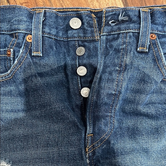 Levi's Blue Distressed Jean Shorts Size 26 EUC Button Fly 501 Timeless Shorts - Picture 6 of 6